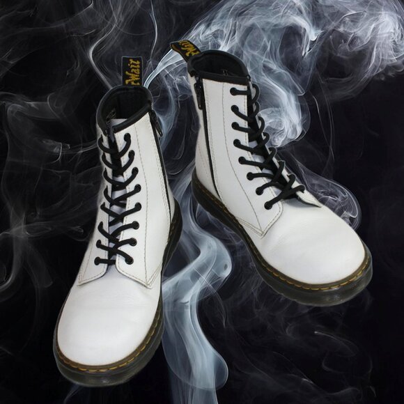 Dr. Martens Zavala White Leather Lace-up Combat Boot, Size 6 (Male 5) - Picture 4 of 11